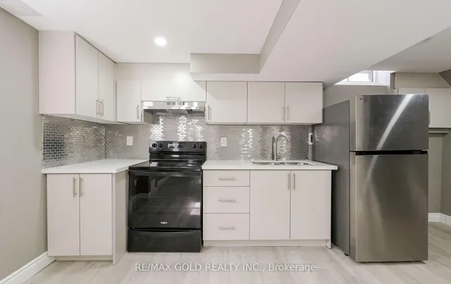 Additional image 38 of 11 Huronia Crt