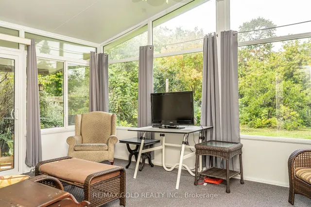 Additional image 18 of 12 Lorraine Cres