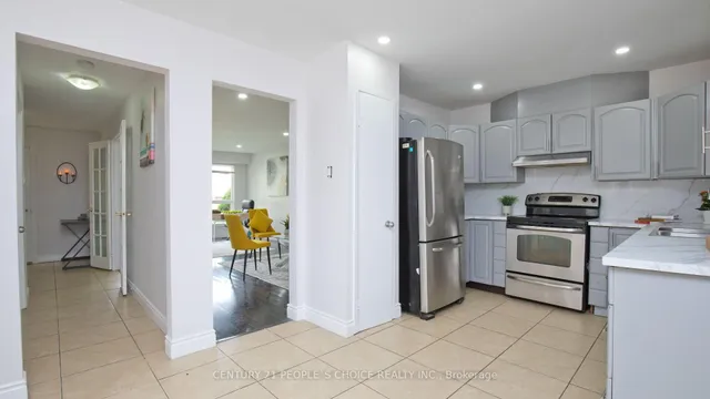 Additional image 20 of 82 Davenport Cres