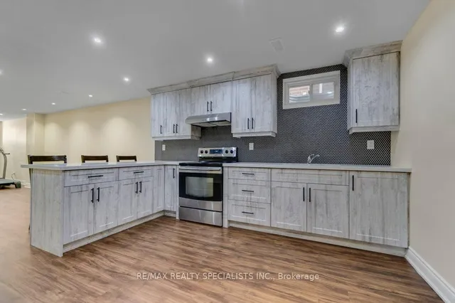 Additional image 39 of 7 NEWINGTON Cres