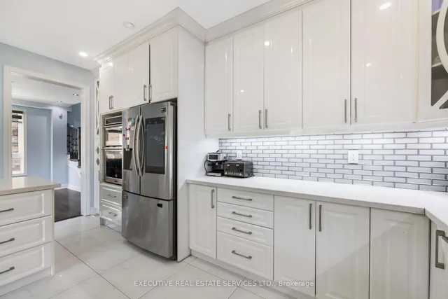 Additional image 18 of 43 Susan Ave