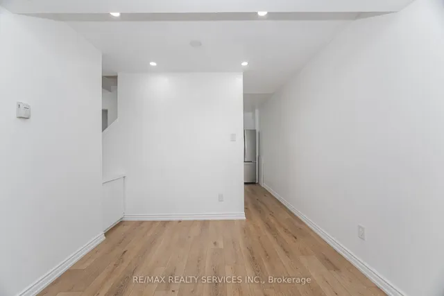 Additional image 13 of 20 Greenhills Sq