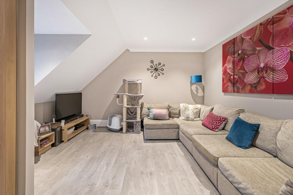 Additional image 20 of Beningfield Drive, St. Albans, Hertfordshire, AL2