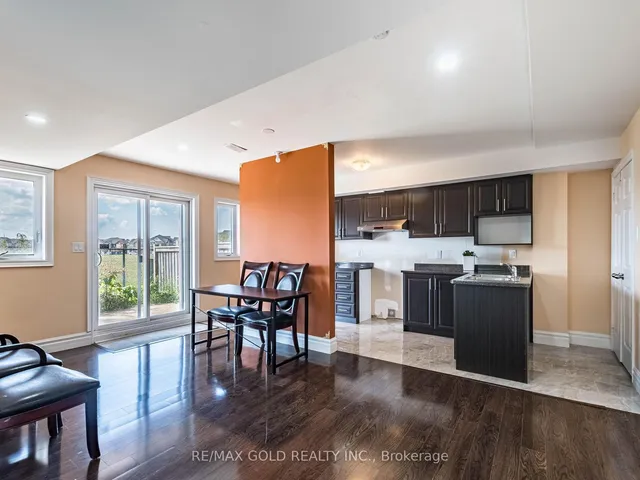 Additional image 34 of 62 Masken Circ