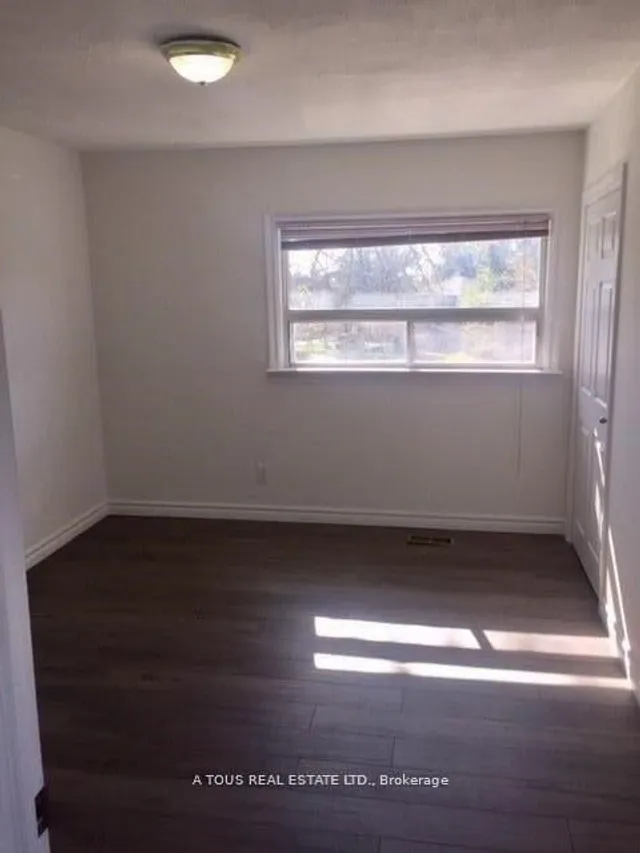 Additional image 11 of 76 Centre St