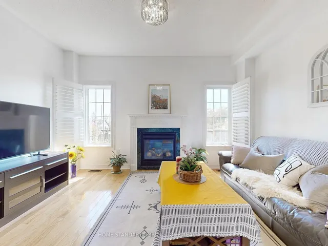 Additional image 11 of 50 Versailles Cres