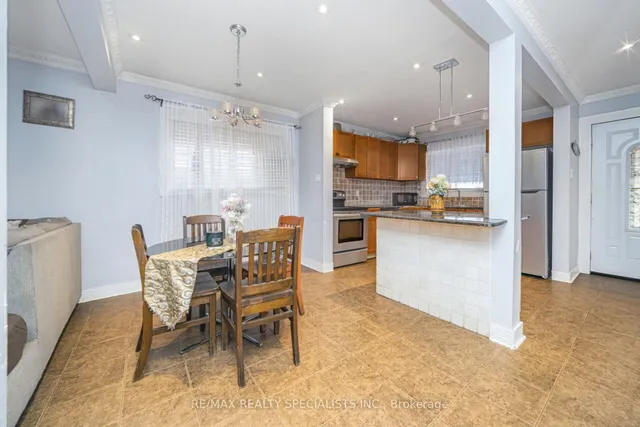 Additional image 12 of 19 Gatsby Sq