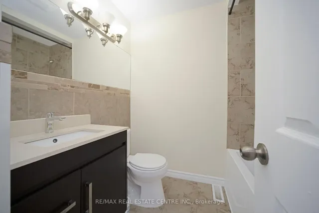 Additional image 24 of 35 Madison St