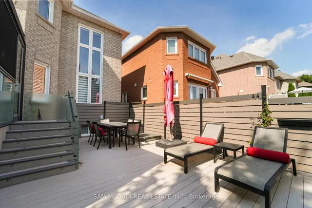 Additional image 42 of 385 Turnberry Cres