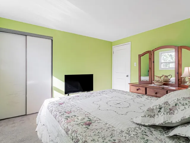 Additional image 29 of 13 Gold Pine Crt