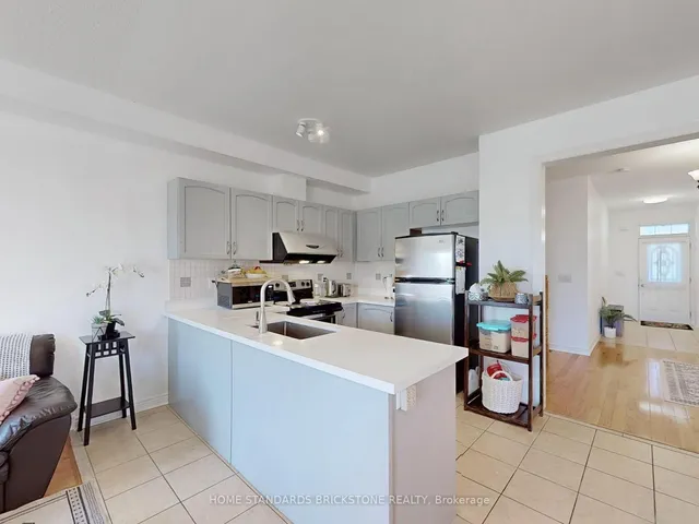 Additional image 16 of 50 Versailles Cres