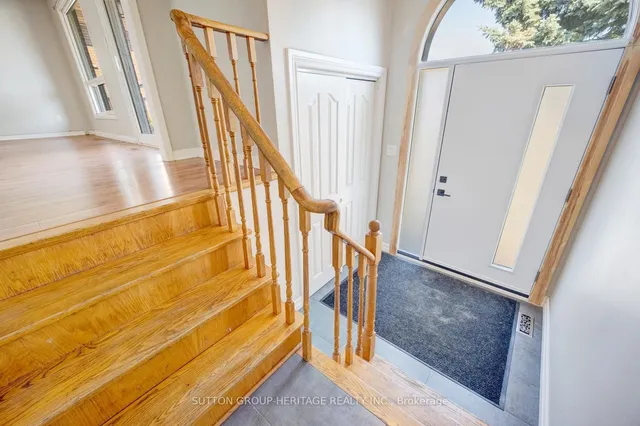 Additional image 7 of 8 Poinsettia Pl