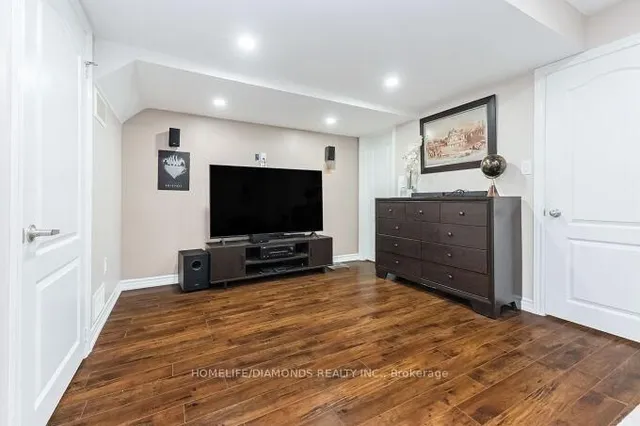 Additional image 42 of 4 FOLIAGE Dr