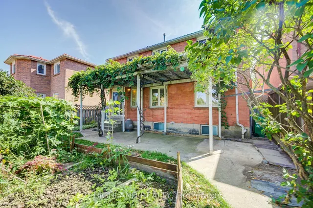 Additional image 33 of 257 Huntington Ridge Dr