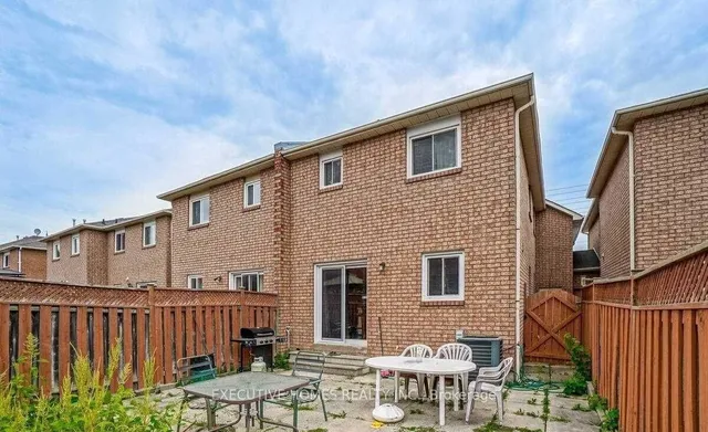 Additional image 40 of 114 Toba Cres