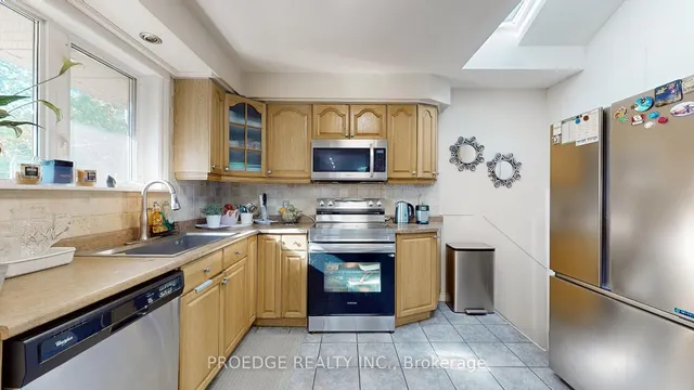 Additional image 10 of 262 Randall Cres