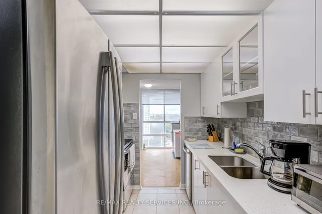 Additional image 15 of 3650 Kaneff Cres Unit 1508