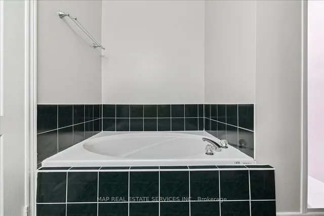 Additional image 26 of 5342 Landsborough Ave