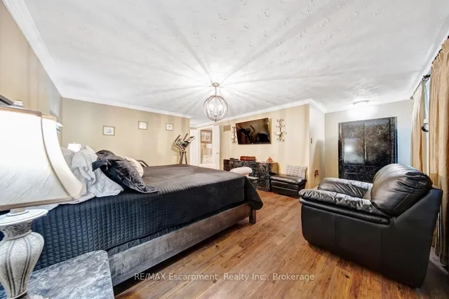 Additional image 28 of 2029 Banbury Cres