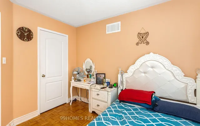 Additional image 40 of 5 Farthingale Cres