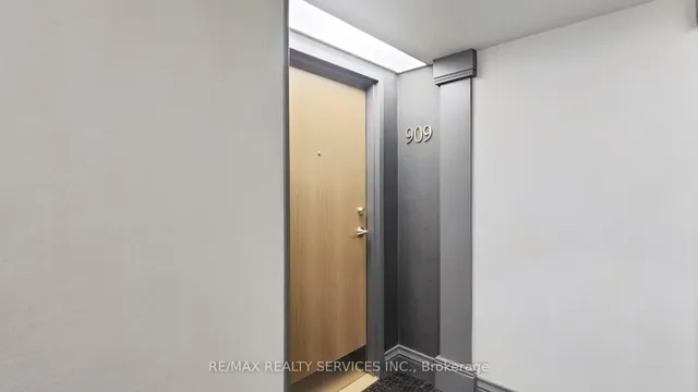 Additional image 27 of 330 Mill St Unit 909