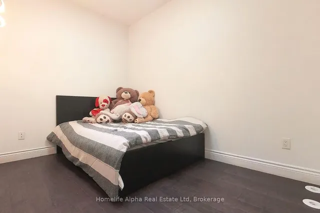 Additional image 12 of 445 B Queen St