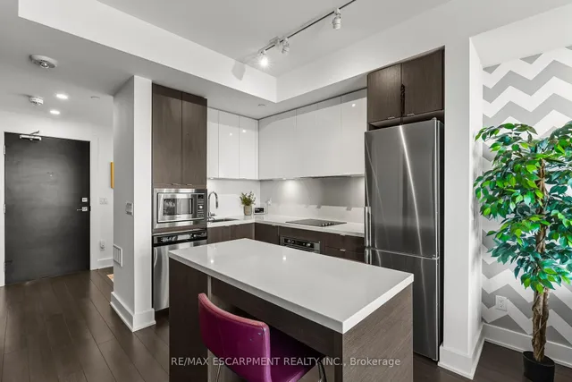 Additional image 9 of 5220 Dundas St Unit D515