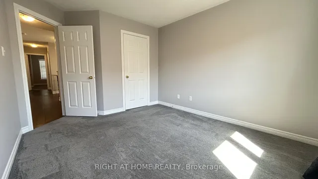 Additional image 24 of 15 Krakow St