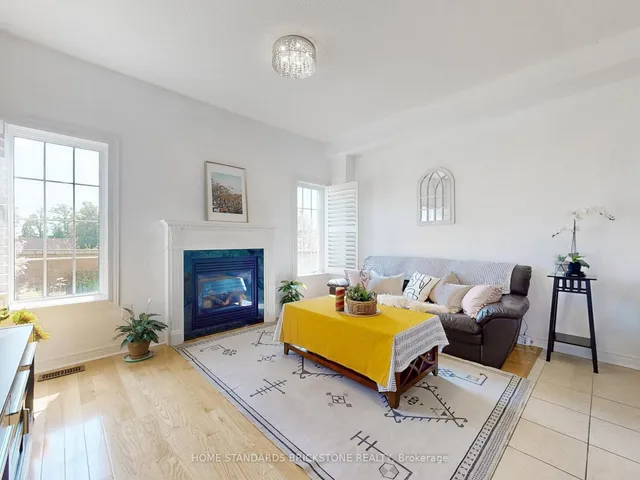 Additional image 10 of 50 Versailles Cres