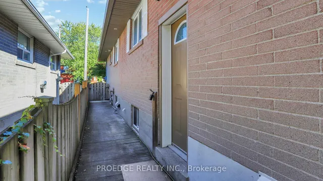 Additional image 35 of 262 Randall Cres