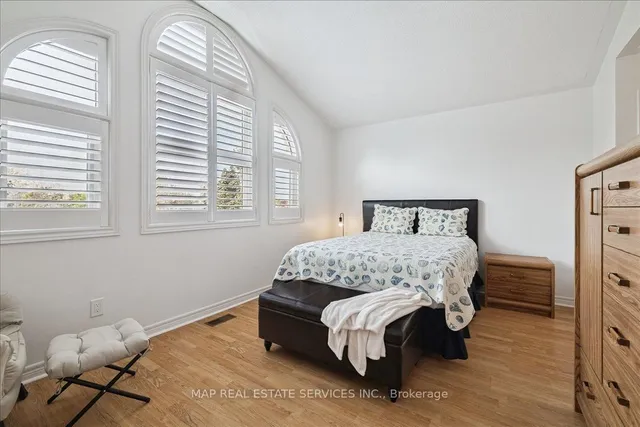 Additional image 21 of 5342 Landsborough Ave