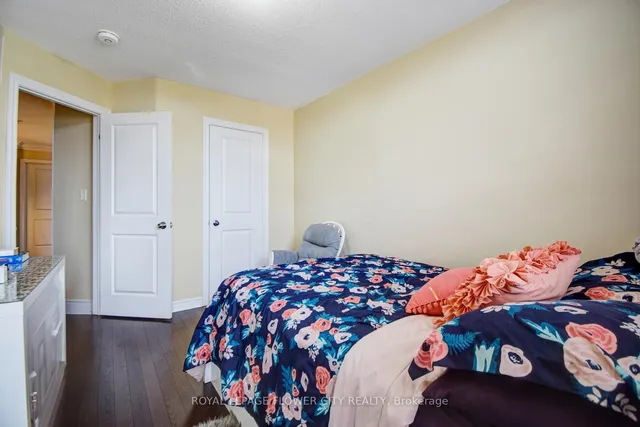 Additional image 28 of 25 Padbury Tr