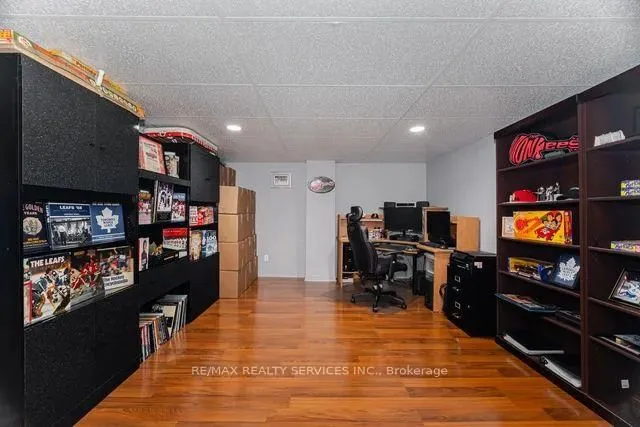 Additional image 45 of 8 Barnes Crt