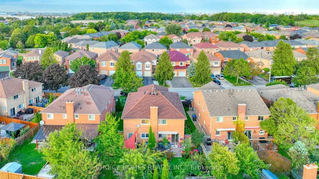 Additional image 30 of 5551 Cosmic Cres