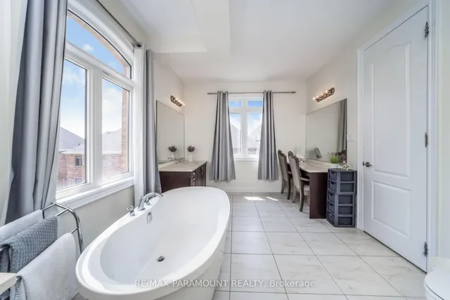 Additional image 30 of 8 Accolade Crt