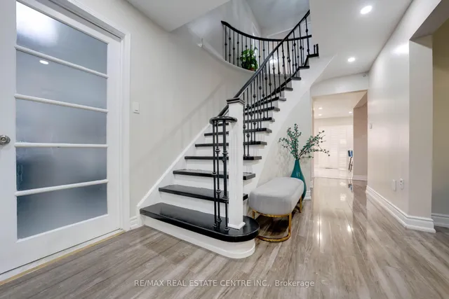 Additional image 5 of 37 Pebblestone Circ