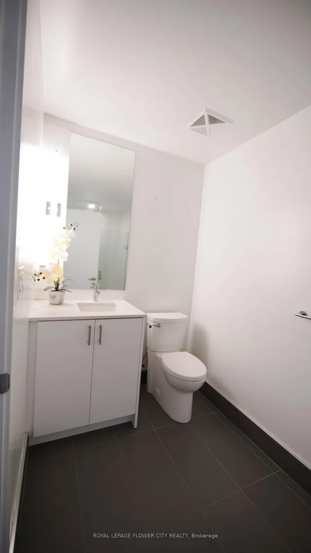 Additional image 20 of 180 Veterans Dr Unit 203