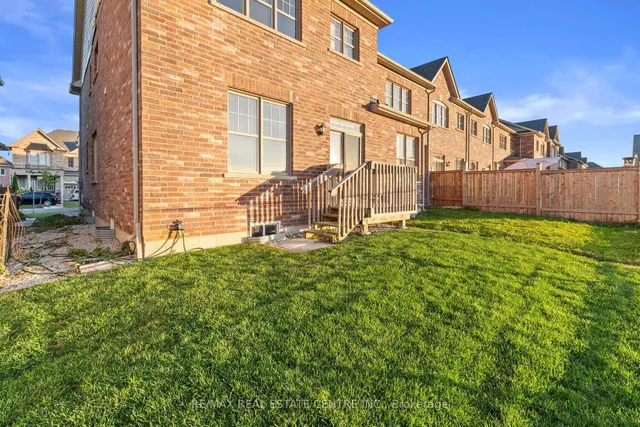 Additional image 24 of 18 Hogan Manor Dr