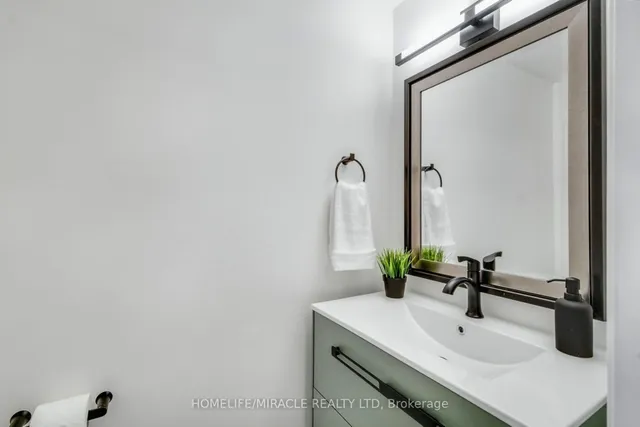 Additional image 5 of 373 Turnberry Cres