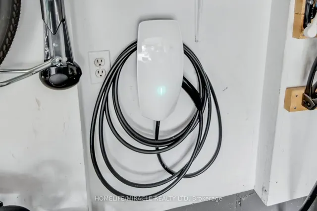 Additional image 38 of 373 Turnberry Cres