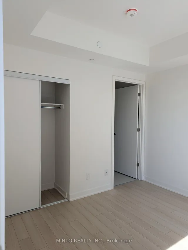 Additional image 7 of 3079 Trafalgar Rd Unit 302