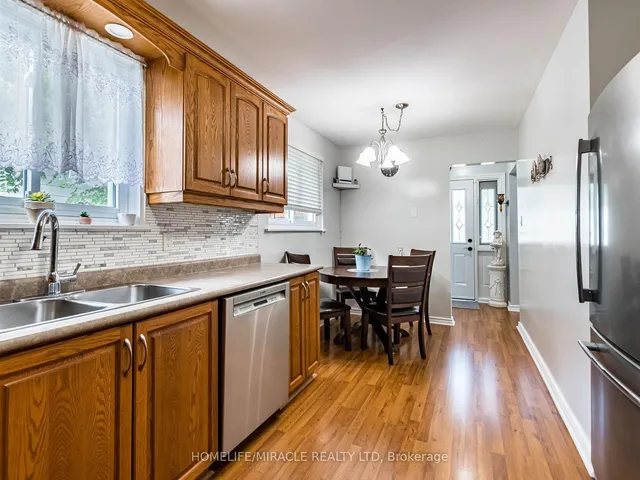 Additional image 17 of 64 Geneva Cres