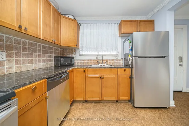 Additional image 17 of 19 Gatsby Sq