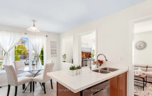 Additional image 17 of 74 Magnificent Crt