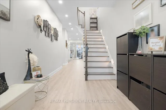 Additional image 5 of 56 Natronia Tr