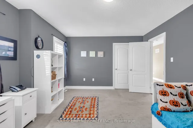 Additional image 30 of 33 Accent Circ