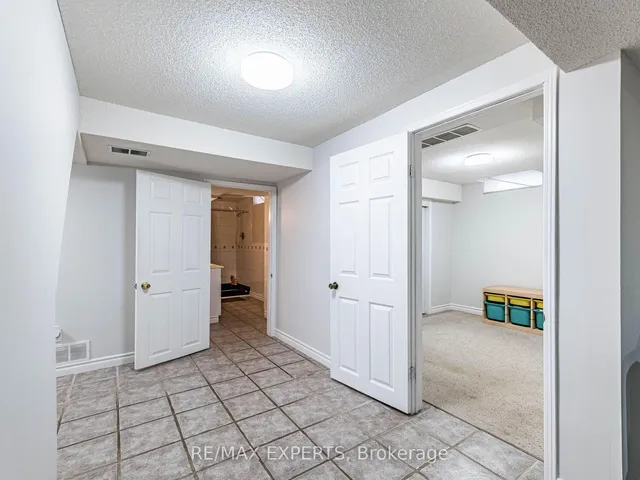 Additional image 44 of 33 Nipissing Cres