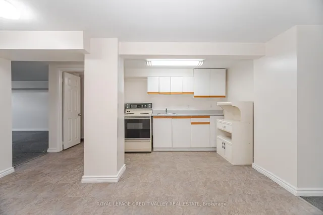 Additional image 34 of 36 Autumn Blvd