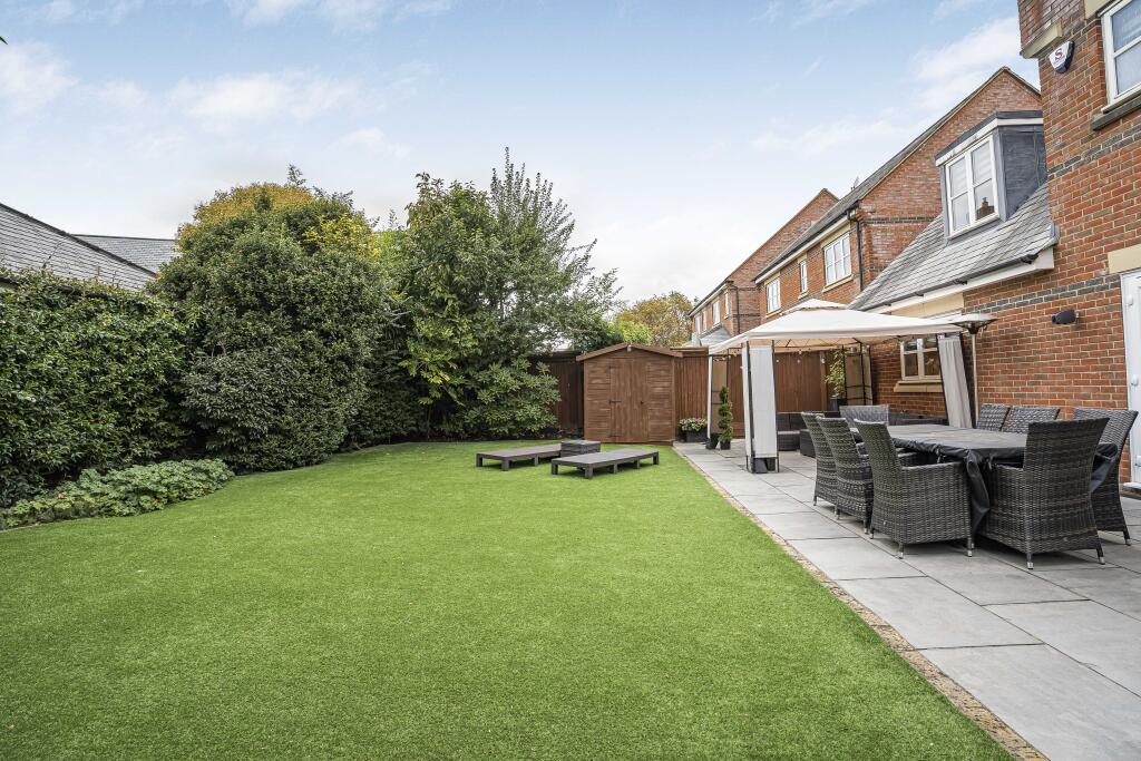 Additional image 11 of Beningfield Drive, St. Albans, Hertfordshire, AL2