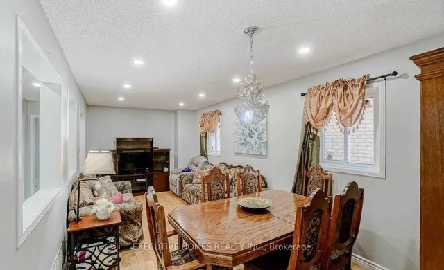 Additional image 9 of 114 Toba Cres